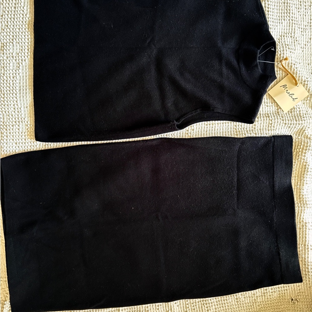 Marled black Knit skirt and Top
